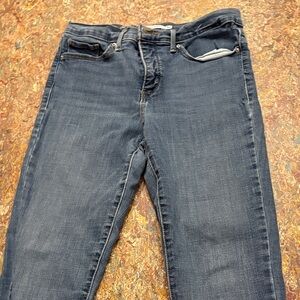 Levi’s skinny blue jeans